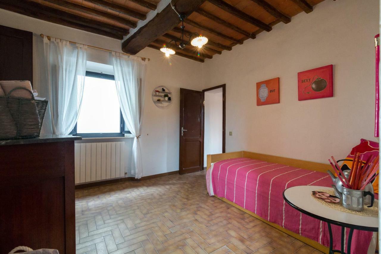 Art Rebus Tower In Tuscany Apartment Radda in Chianti Exterior foto